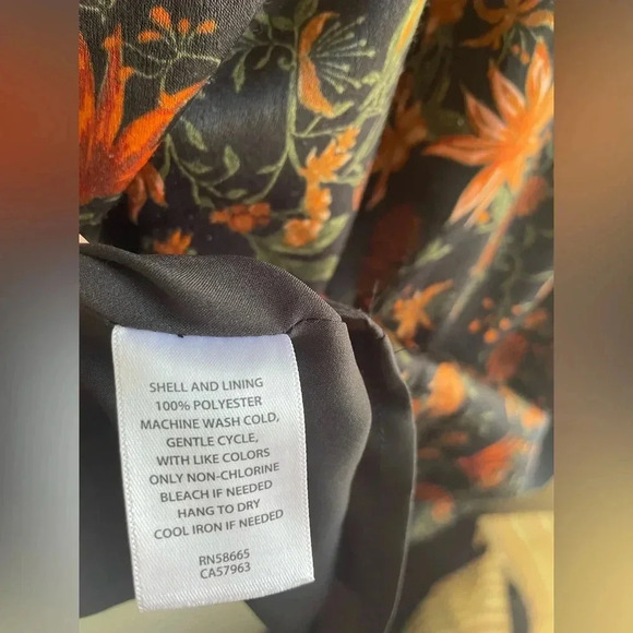 Chelsea 28 Puff Sleeve Satin Floral Dress NWT Size Small - Picture 8 of 9